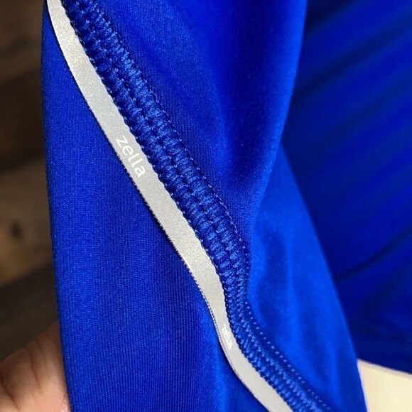 Zella Sweater Woman’s Size XS - Picture 8 of 8